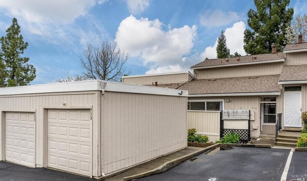 713 Beelard Dr, Vacaville, CA 95687