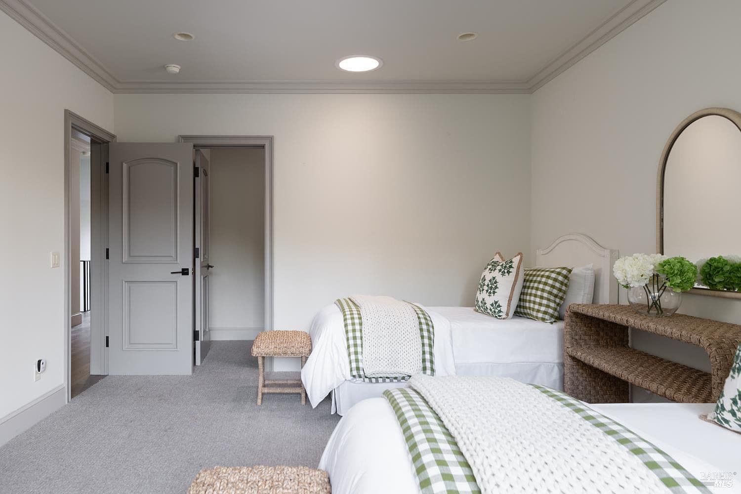 4504 Redwood Road, photo 34